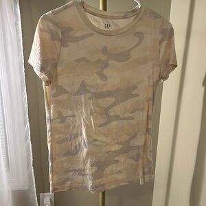 Gap tshirt. Size XS. Worn once, like new. Light camouflage color.